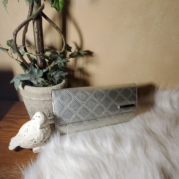Kenneth Cole clutch/wallet - Picture 1 of 5